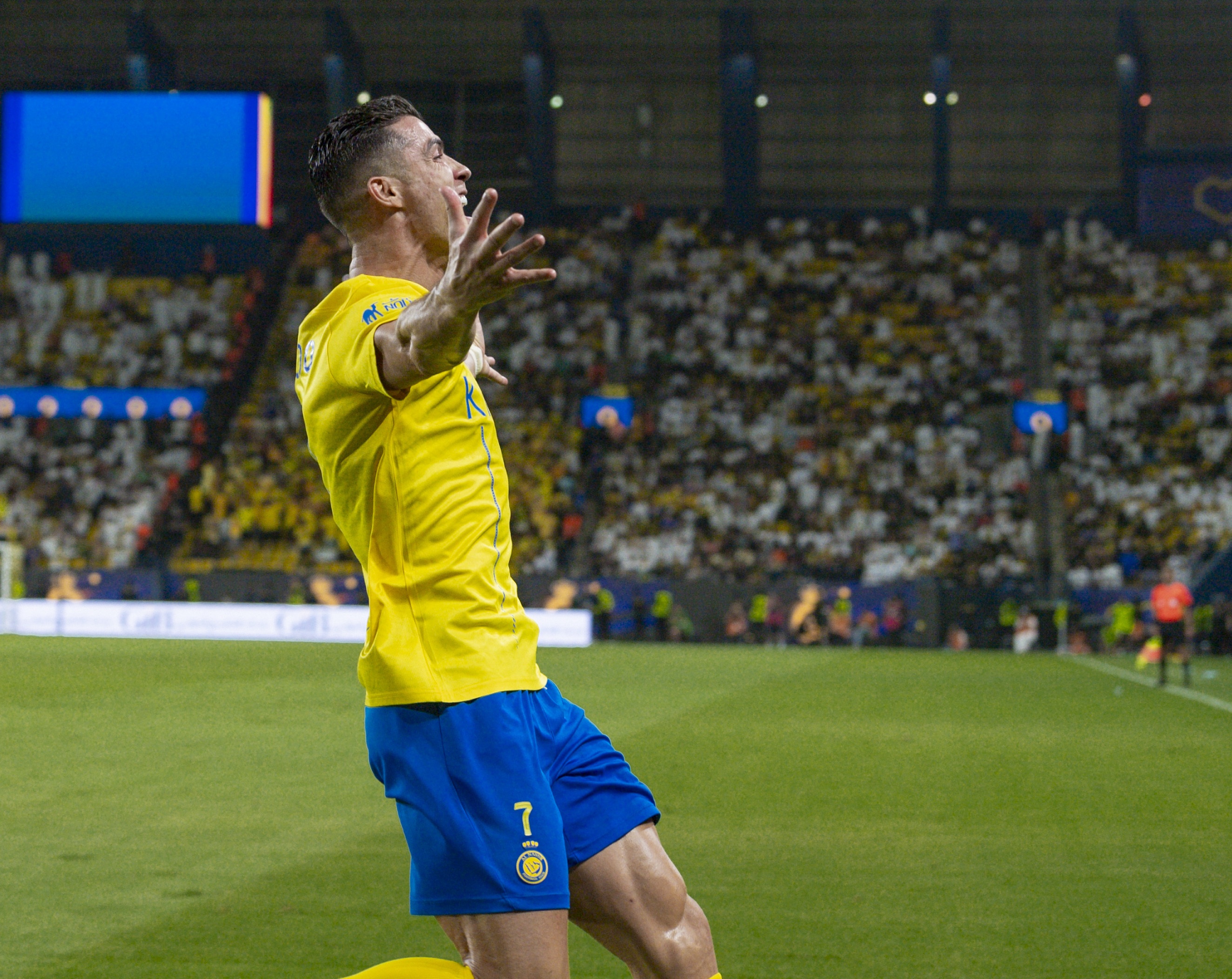 C罗在塞尔维亚队比赛中精彩发挥,突破纪录引发热议!的简单介绍 C罗在塞尔维亚队比赛中精彩发挥,突破纪录引发热议!的简单介绍