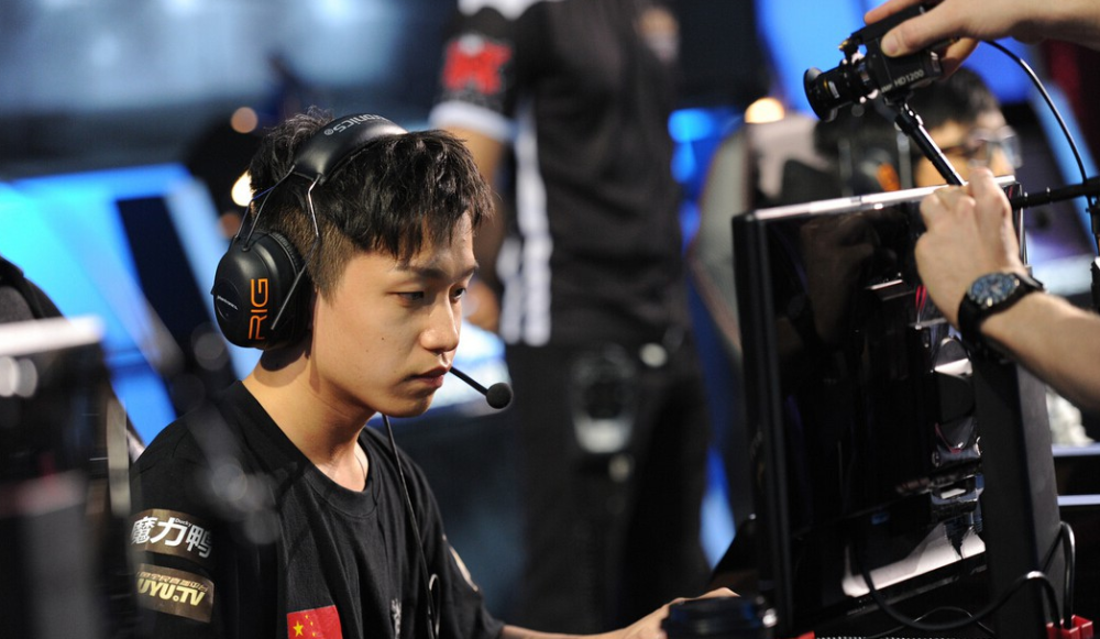 关于Doinb巅峰对决，Scout与30激战掘金分钟，势不可挡胜负难料！的信息