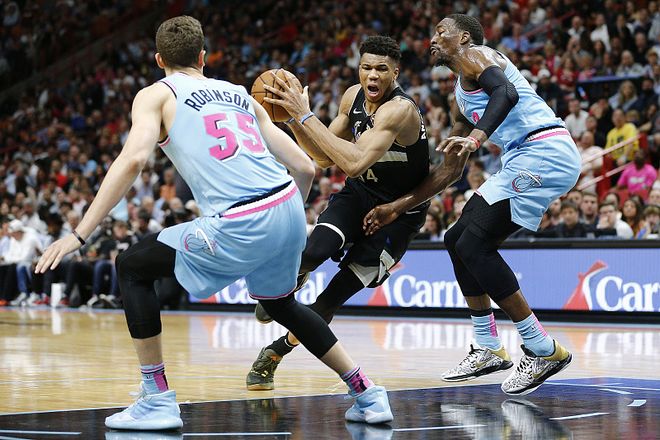 德布劳内关键节点赛事规则更新，雄鹿带队取胜！的简单介绍